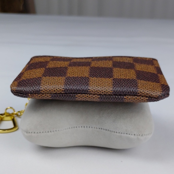 Monogramed Credit Card And Key Chain Case. - Picture 5 of 15